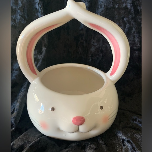 Blossoms & Blooms Bunny Server - Picture 1 of 4